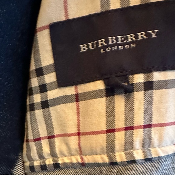 Vintage Burberry cropped Jean jacket in good used condition size US 8 - Picture 5 of 10